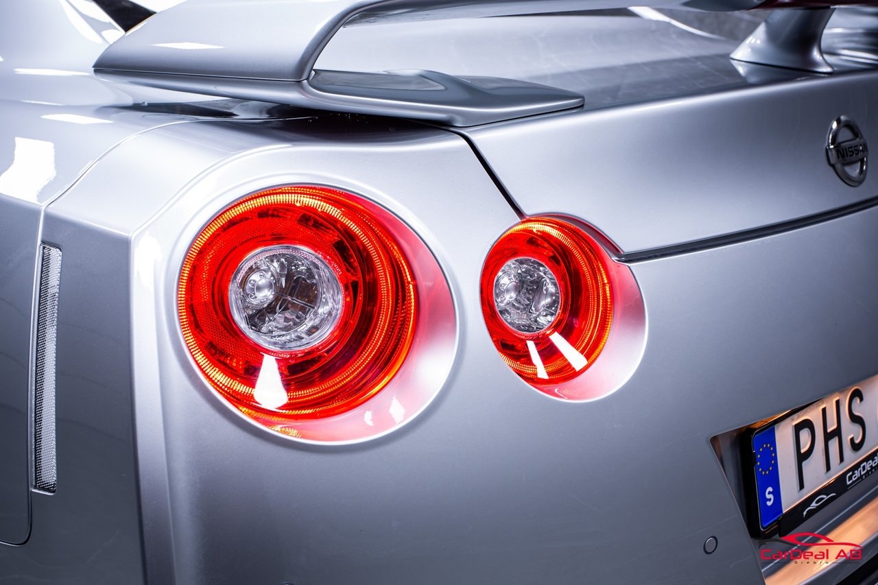 Nissan GT-R 3.8 V6 4x4 DCT, 570hp, 2018