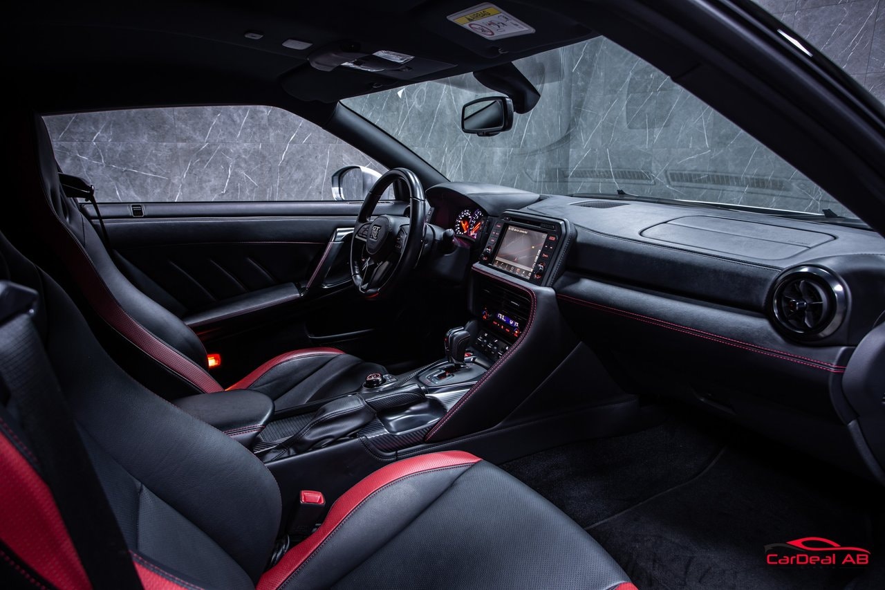 Nissan GT-R 3.8 V6 4x4 DCT, 570hp, 2018
