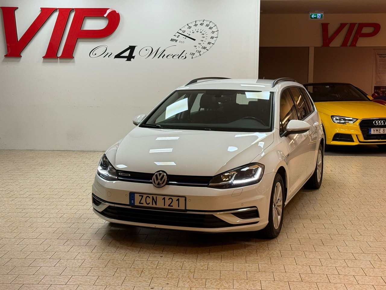Car image 2