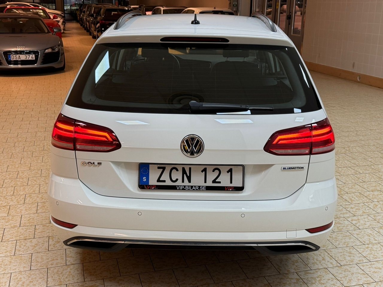 Car image 5