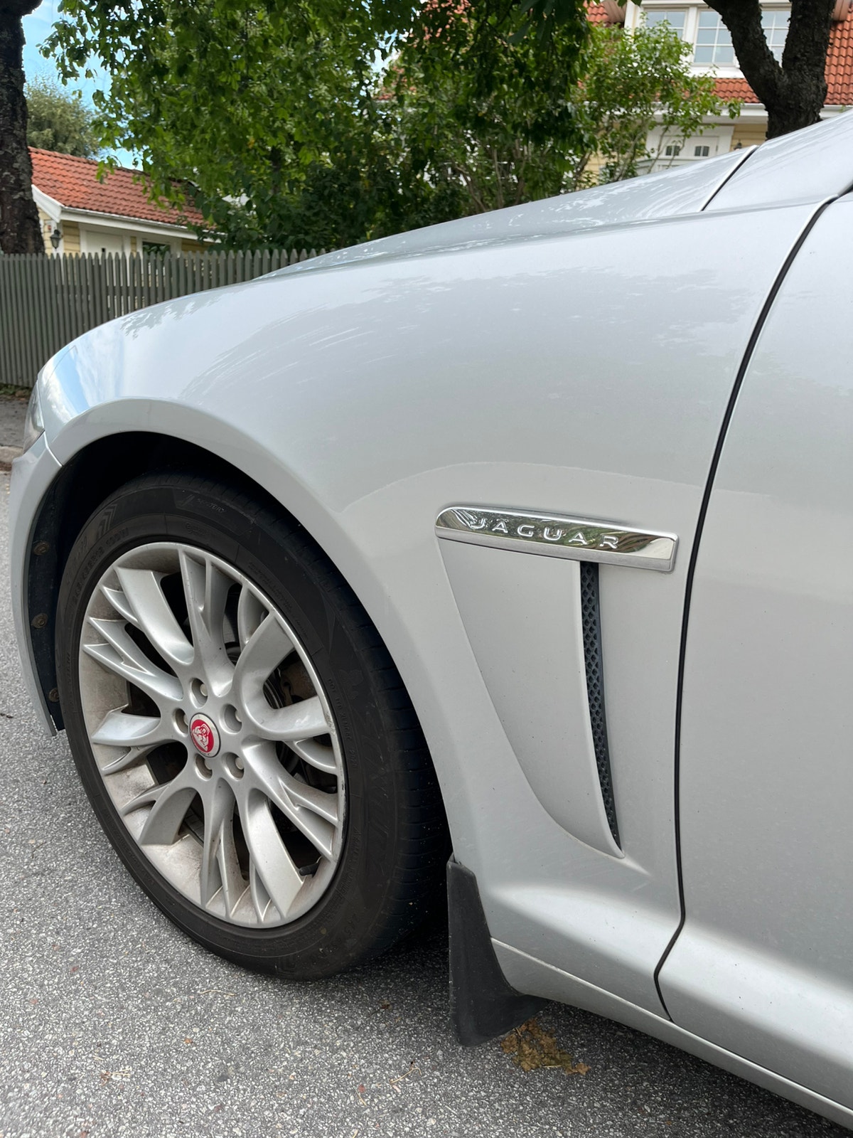 Jaguar XF 2.2 TDi4 Automatic, 8-trins, 200ps, 2014