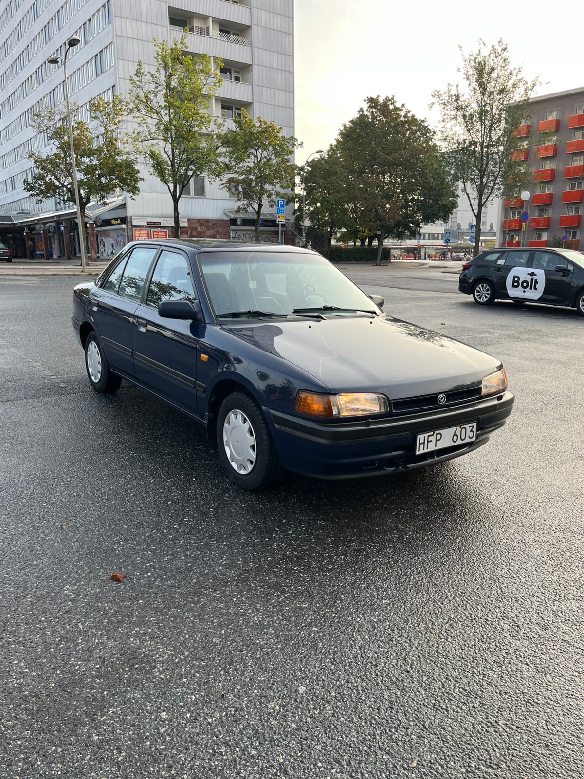 Mazda 323 C 1.8 Manual, 5-trins, 103ps, 1992