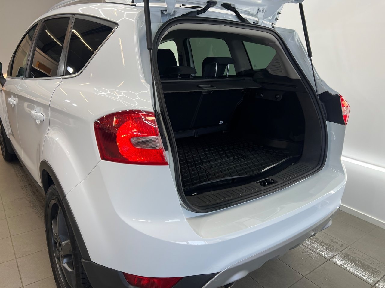Ford Kuga 2.0 TDCi AWD Powershift, 140hk, 2011