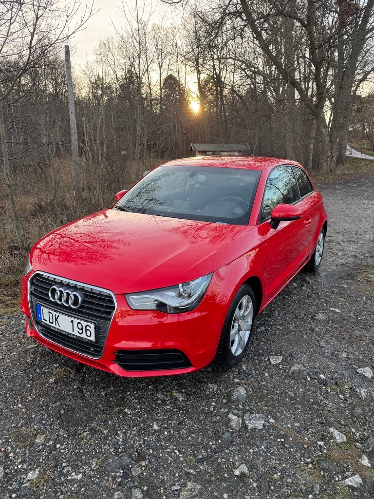 Audi A1 1.6 TDI  Manual, 5-trins, 105ps, 2011