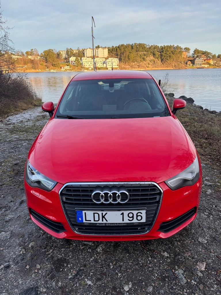 Audi A1 1.6 TDI  Manual, 5-trins, 105ps, 2011