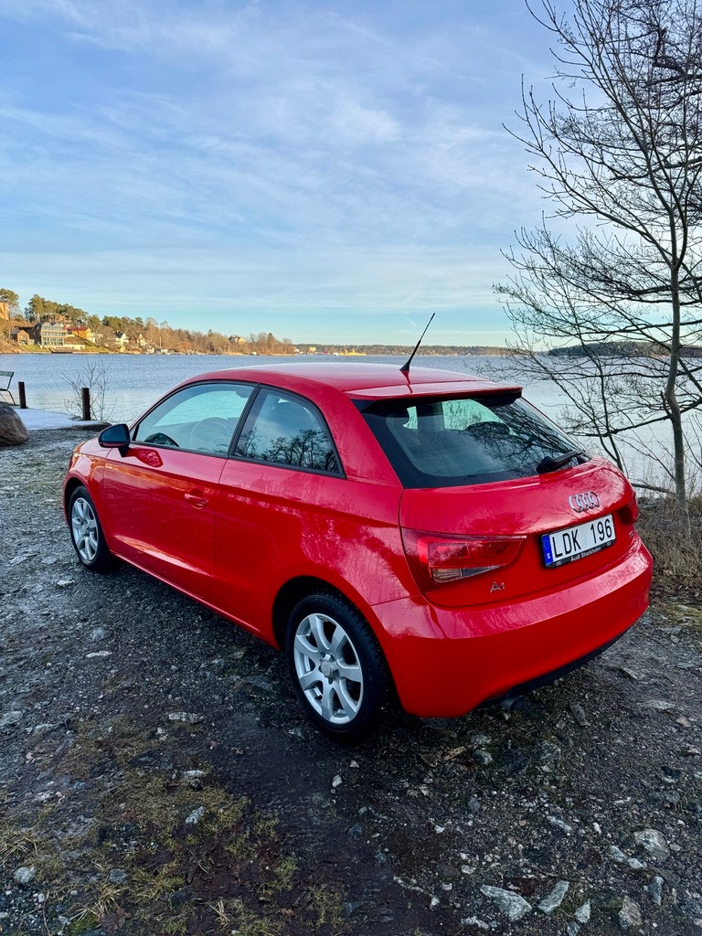 Audi A1 1.6 TDI  Manual, 5-trins, 105ps, 2011
