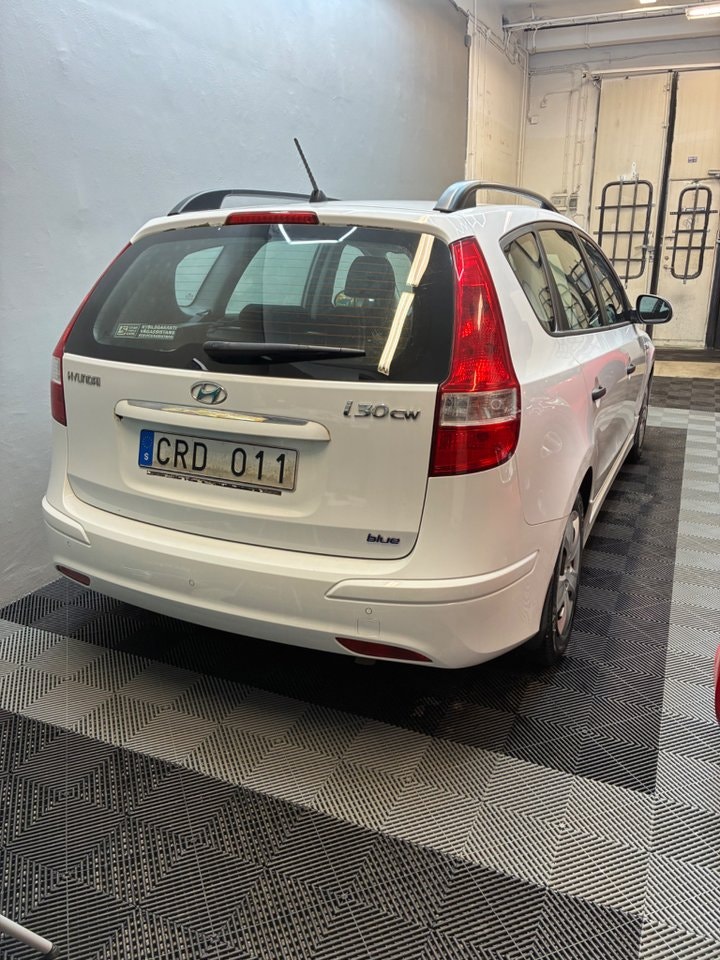 Hyundai i30cw 1.6 CRDi Manual, 90hp, 2012