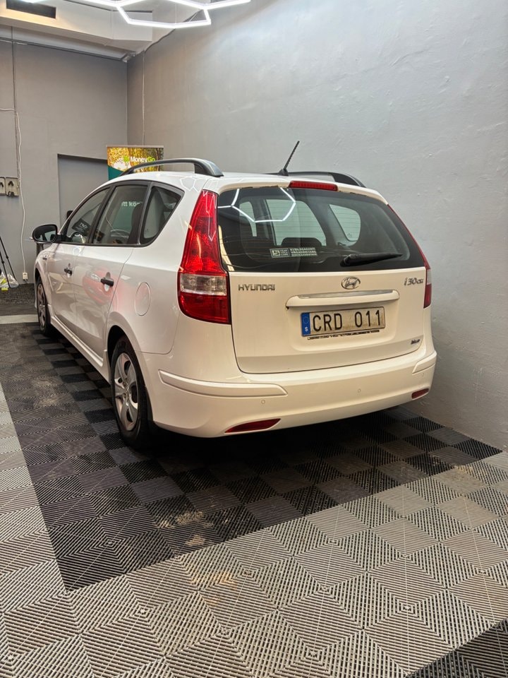 Hyundai i30cw 1.6 CRDi Manual, 90hp, 2012