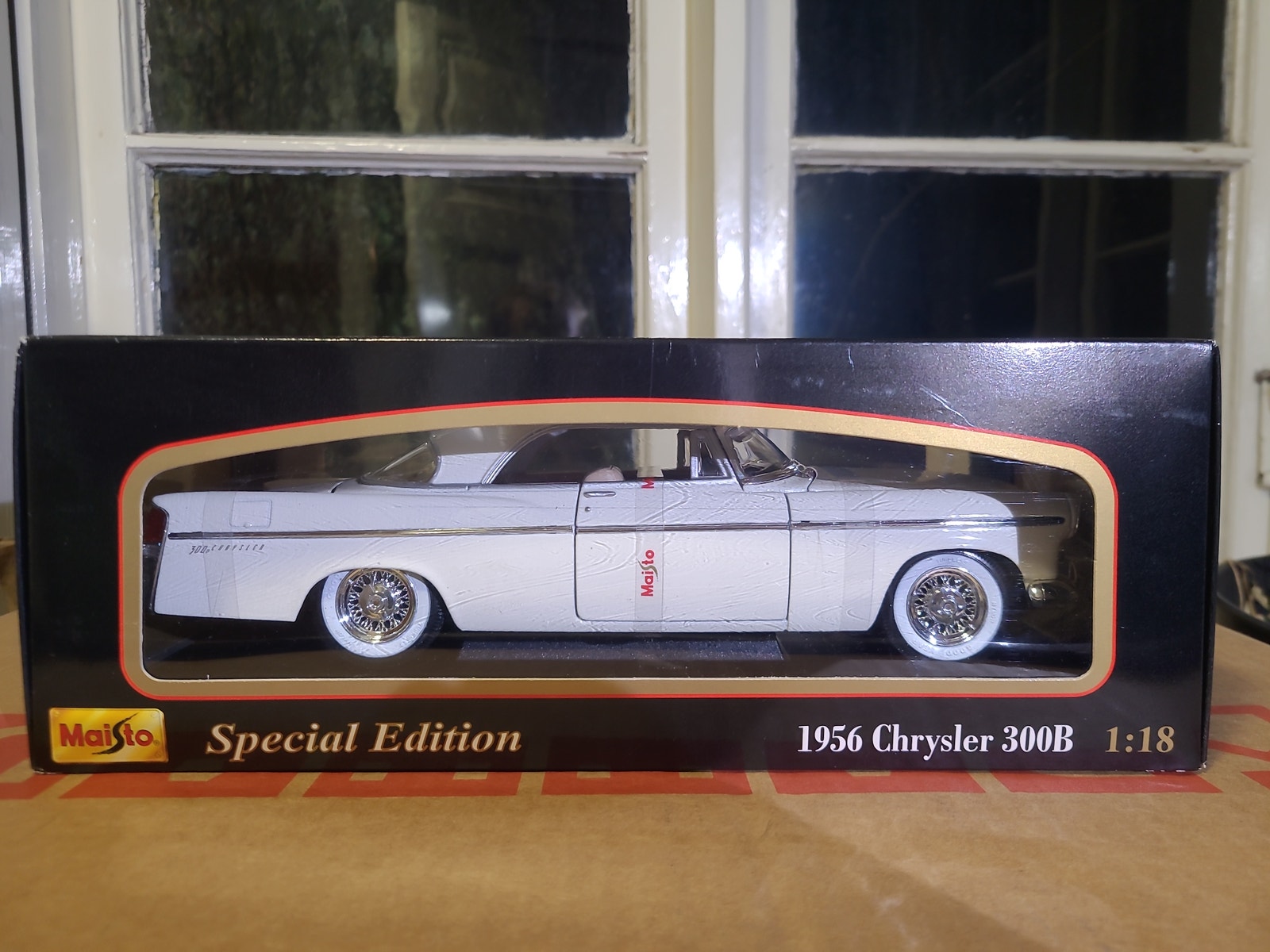 Chrysler 300B (1956) 1:18 Maisto Special Edition - Ny i kartong