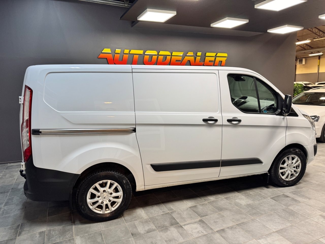 Ford Transit Custom 290 2.0 TDCi SelectShift, 6-trinn, 130hk, 2017