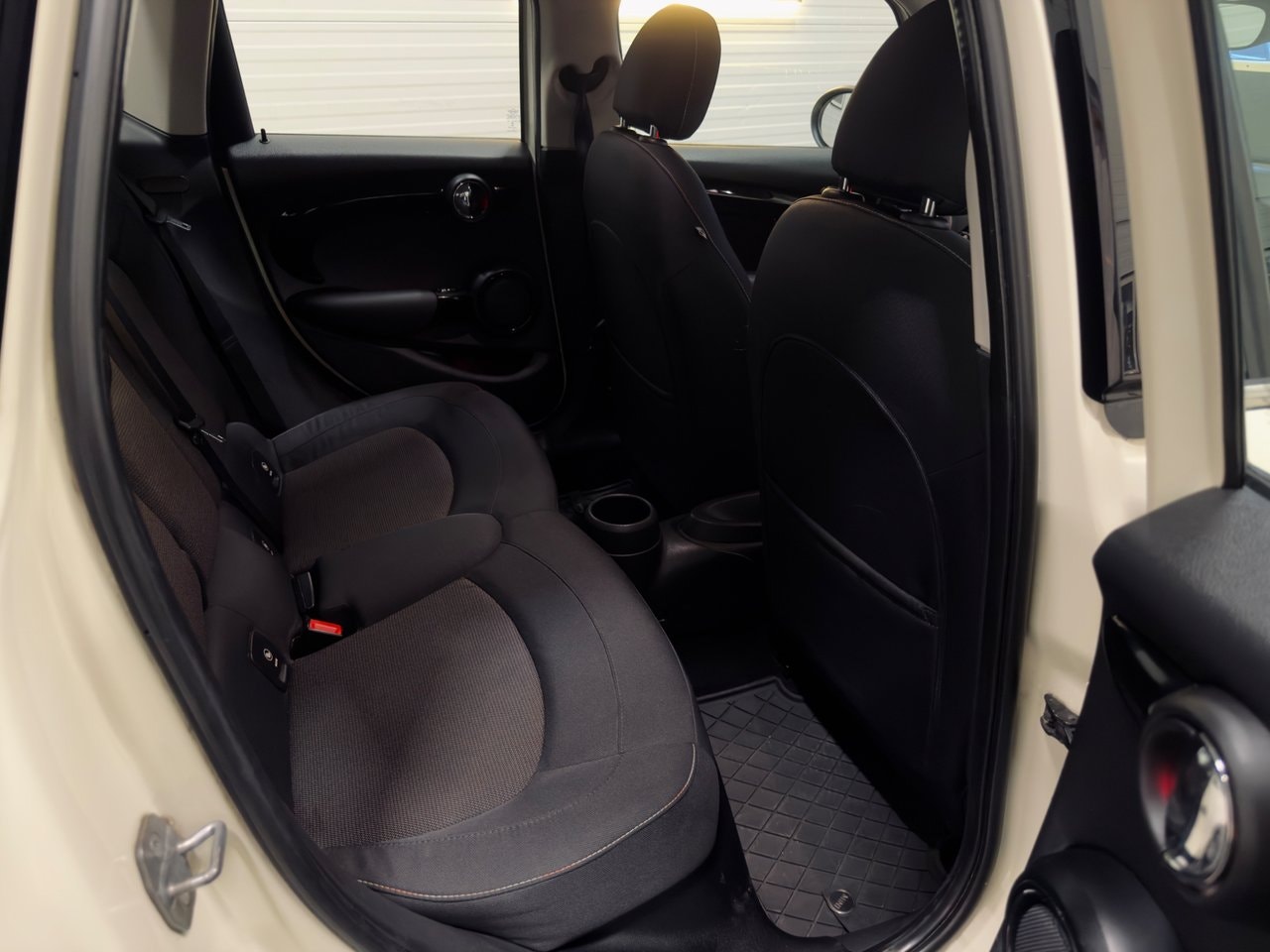 MINI One D 5-door Manual, 6-trins, 95ps, 2015