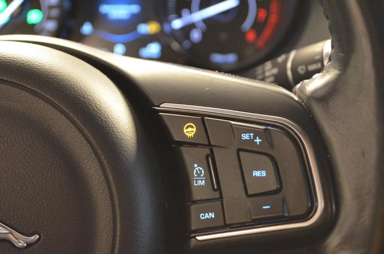 Jaguar E-Pace P250 AWD Automatic, 249hp, 2018