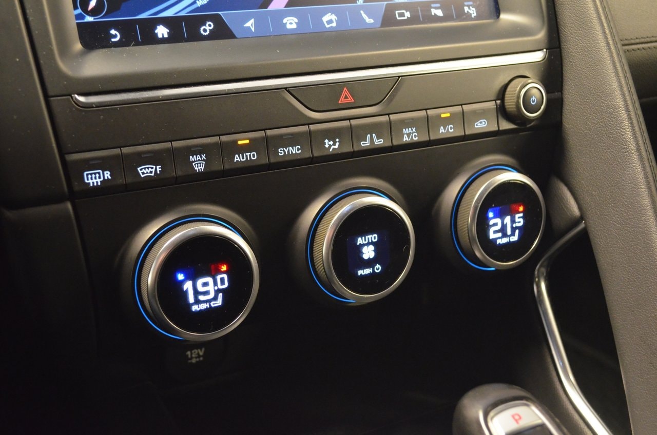 Jaguar E-Pace P250 AWD Automatic, 249hp, 2018