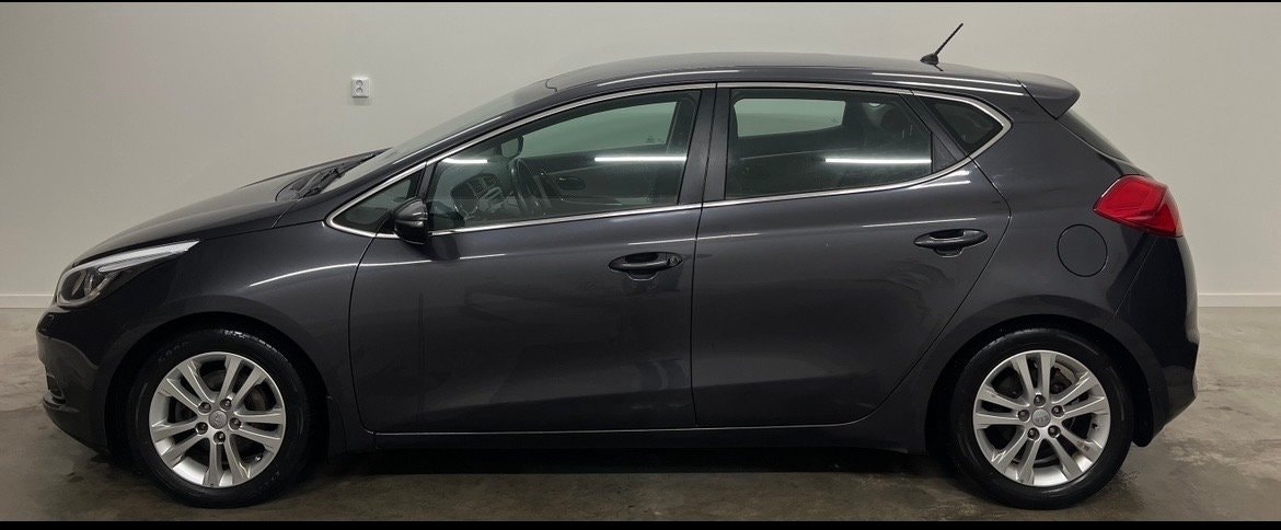 Kia cee'd 1.6 CRDi Manual, 128hp, 2013