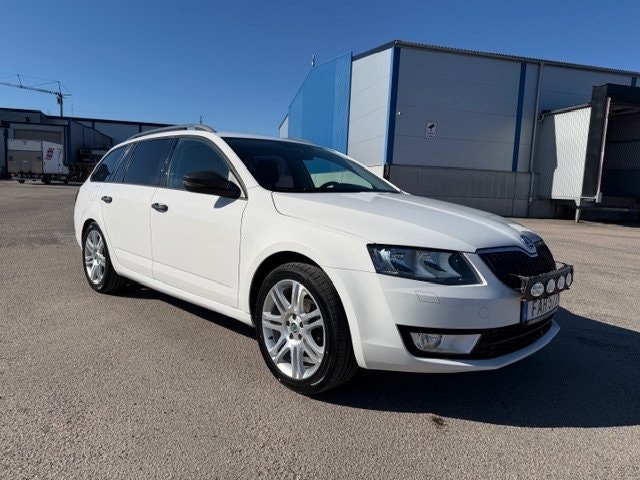 Škoda Octavia Combi 1.6 TDI DSG Sequential, 7-trins, 105ps, 2015