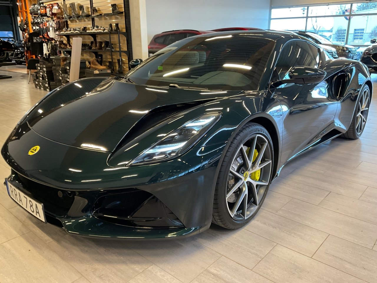 Lotus Emira 364 л.с.