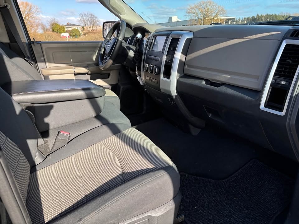 RAM 1500 Quad Cab 4.7 V8 Flex Fuel Automatisk, 6-trinn, 314hk, 2012