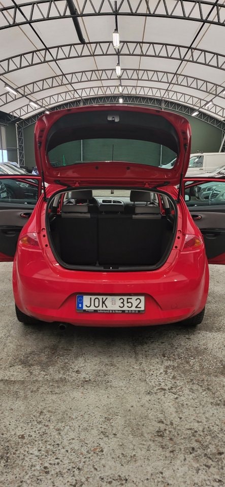 SEAT León 1.6 Multifuel Manual, 5-trins, 102ps, 2009
