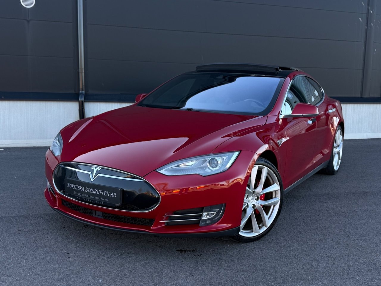 Tesla Model S P85D, 511ps, 2016