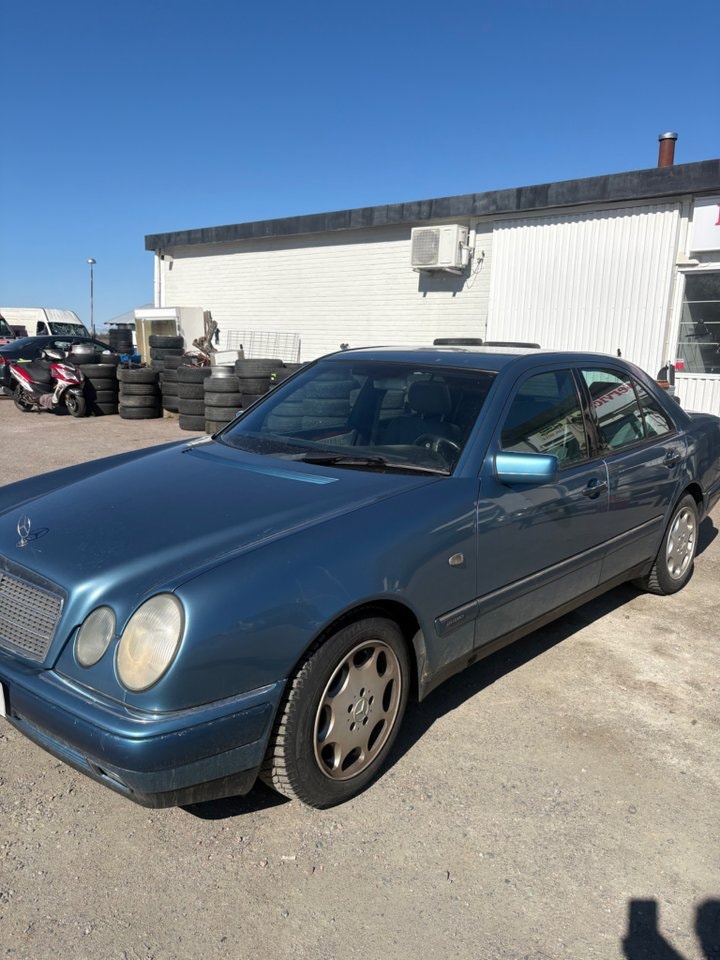 Mercedes-Benz E 280 Automatisk, 5-trinn, 204hk, 1998