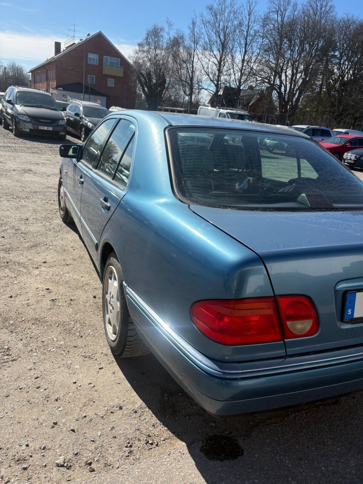 Mercedes-Benz E 280 Automatisk, 5-trinn, 204hk, 1998