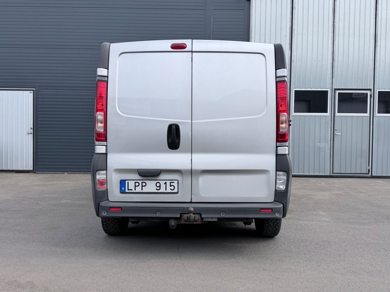 Opel Vivaro Panel Van 2.9t 2.0 CDTI Manual, 6-trins, 114ps, 2011