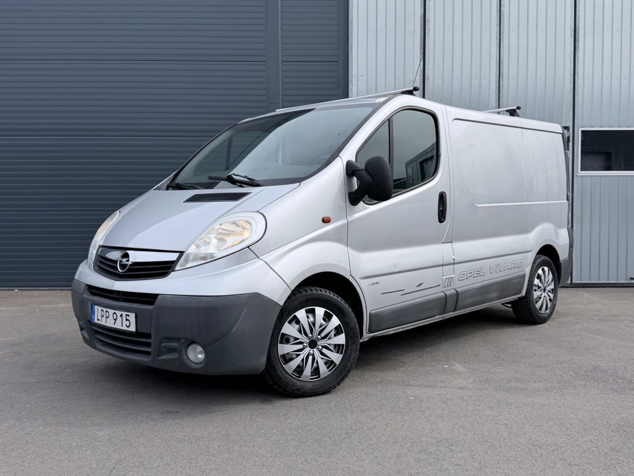 Opel Vivaro Panel Van 2.9t 2.0 CDTI Manual, 6-trins, 114ps, 2011