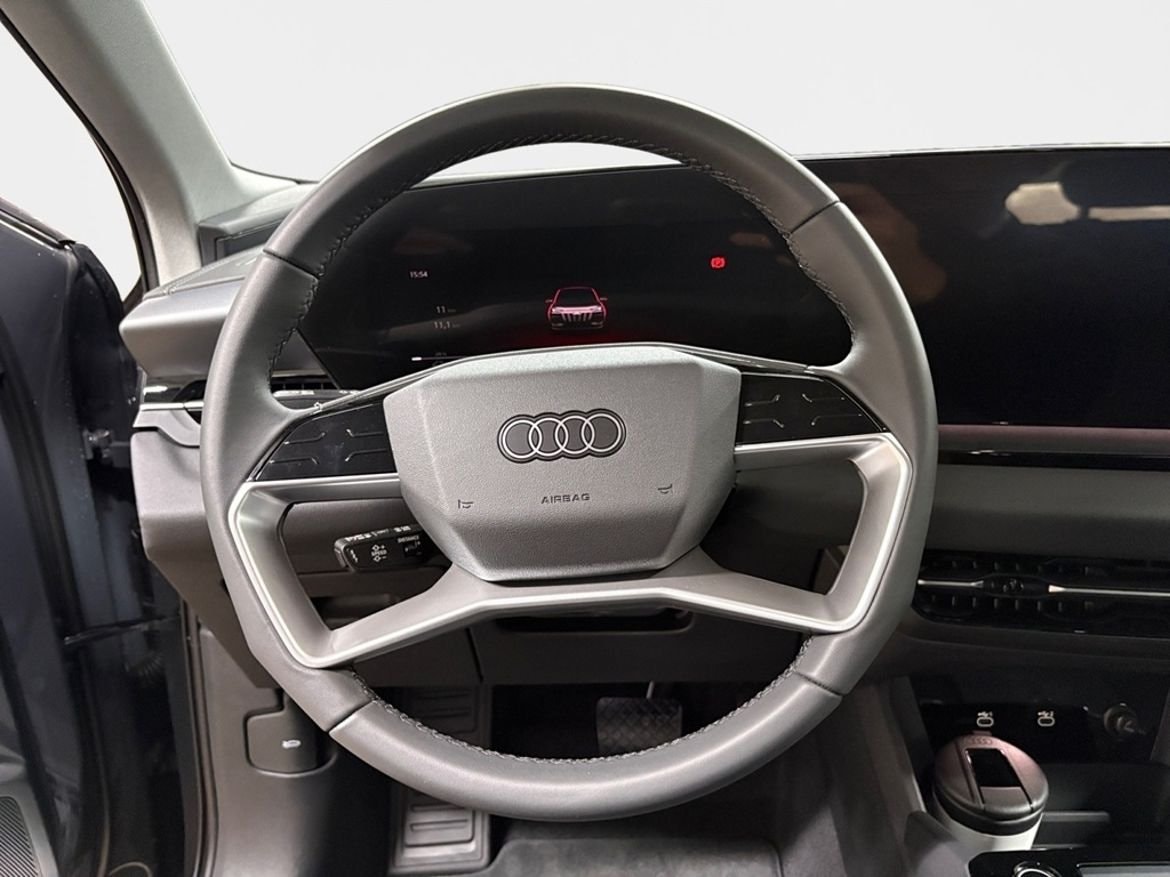 Audi Q6 e-tron, 252hp, 2025