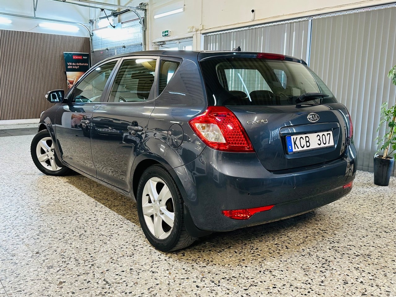 Kia cee'd 1.6 CRDi Automatic, 4-trins, 115ps, 2010