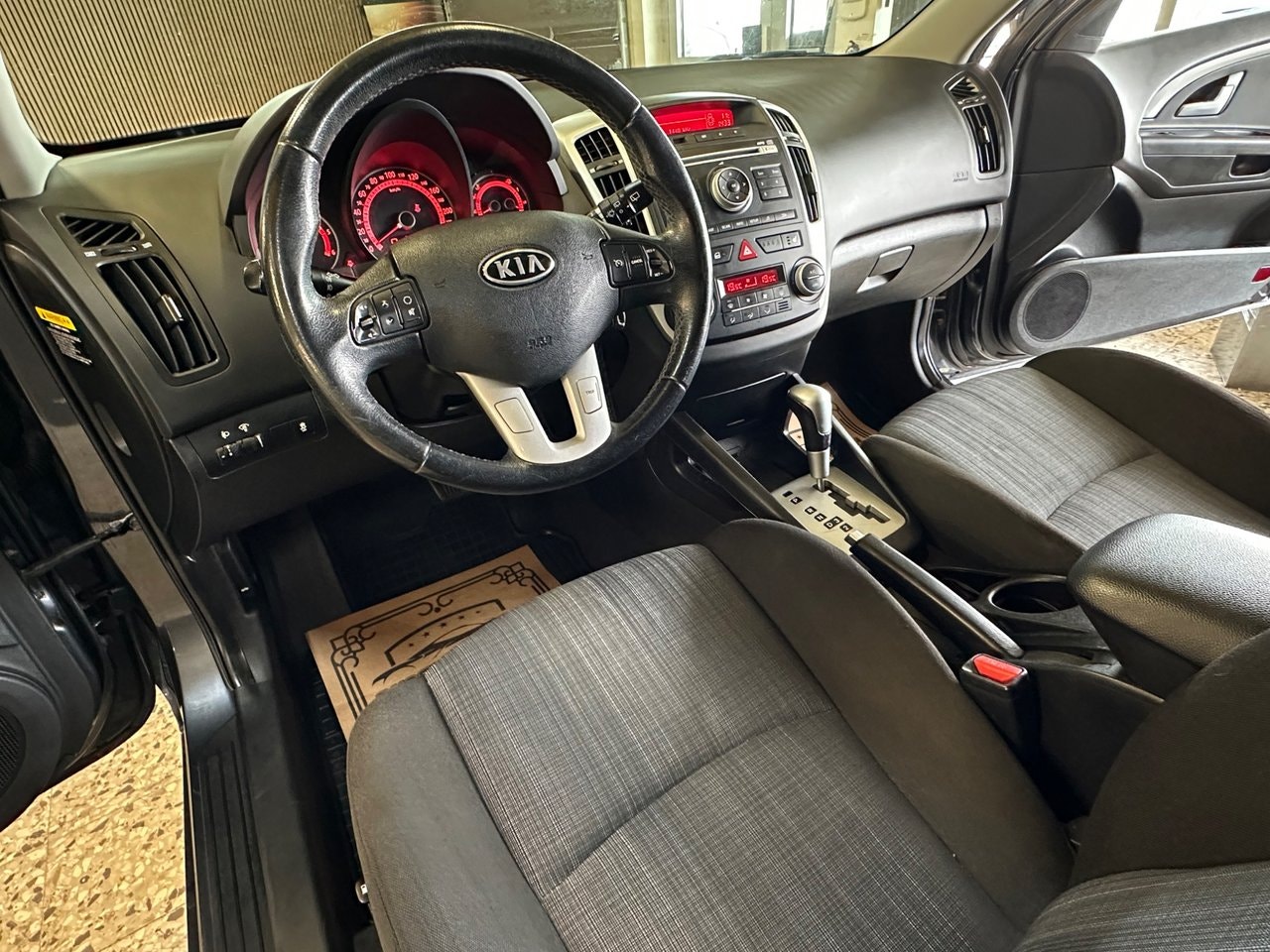 Kia cee'd 1.6 CRDi Automatic, 4-trins, 115ps, 2010