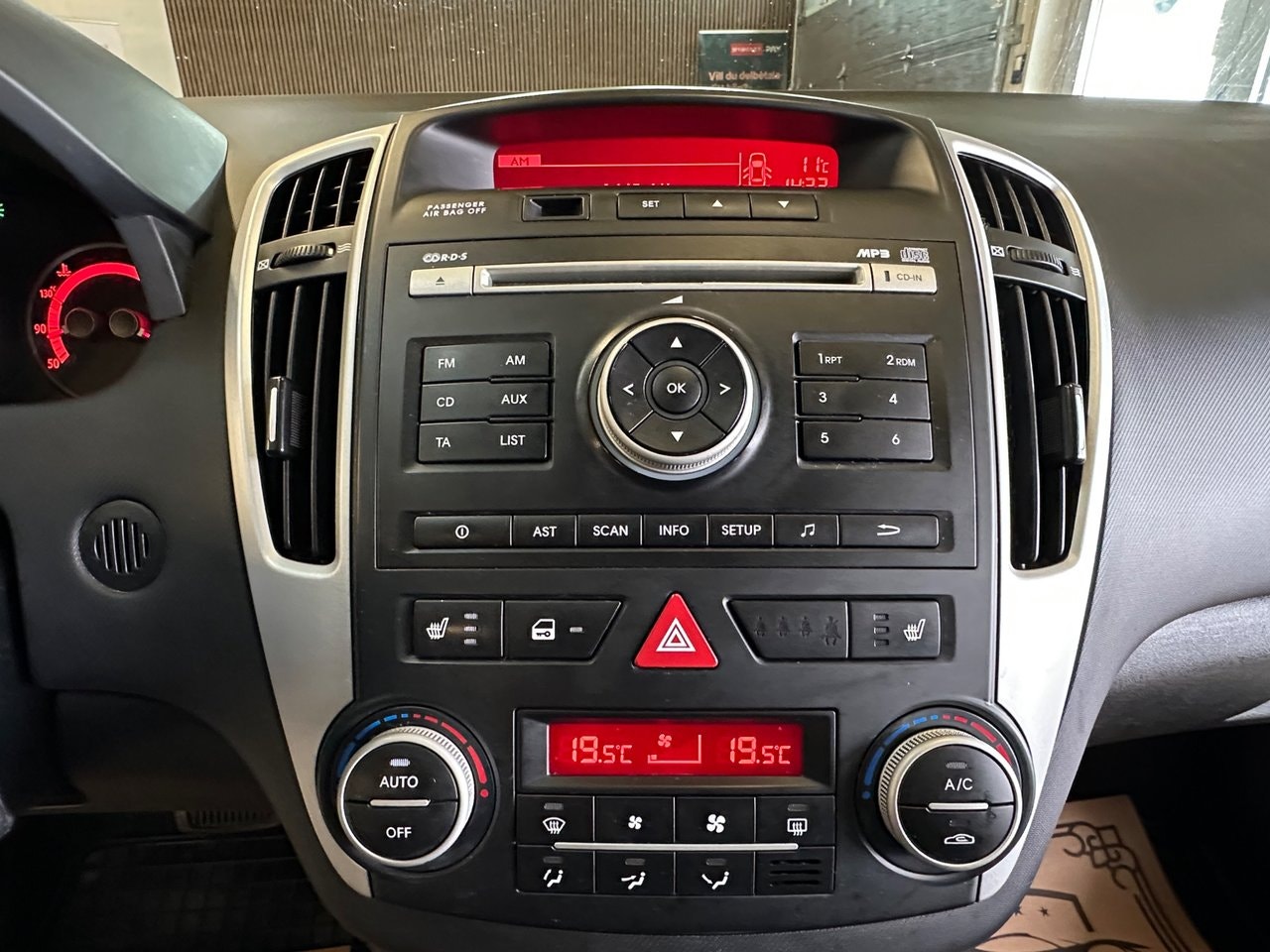 Kia cee'd 1.6 CRDi Automatic, 4-trins, 115ps, 2010