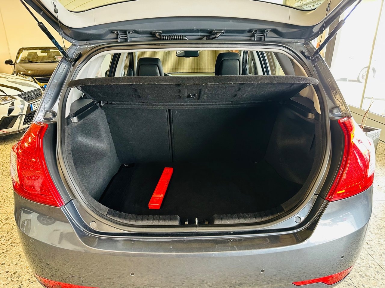 Kia cee'd 1.6 CRDi Automatic, 4-trins, 115ps, 2010