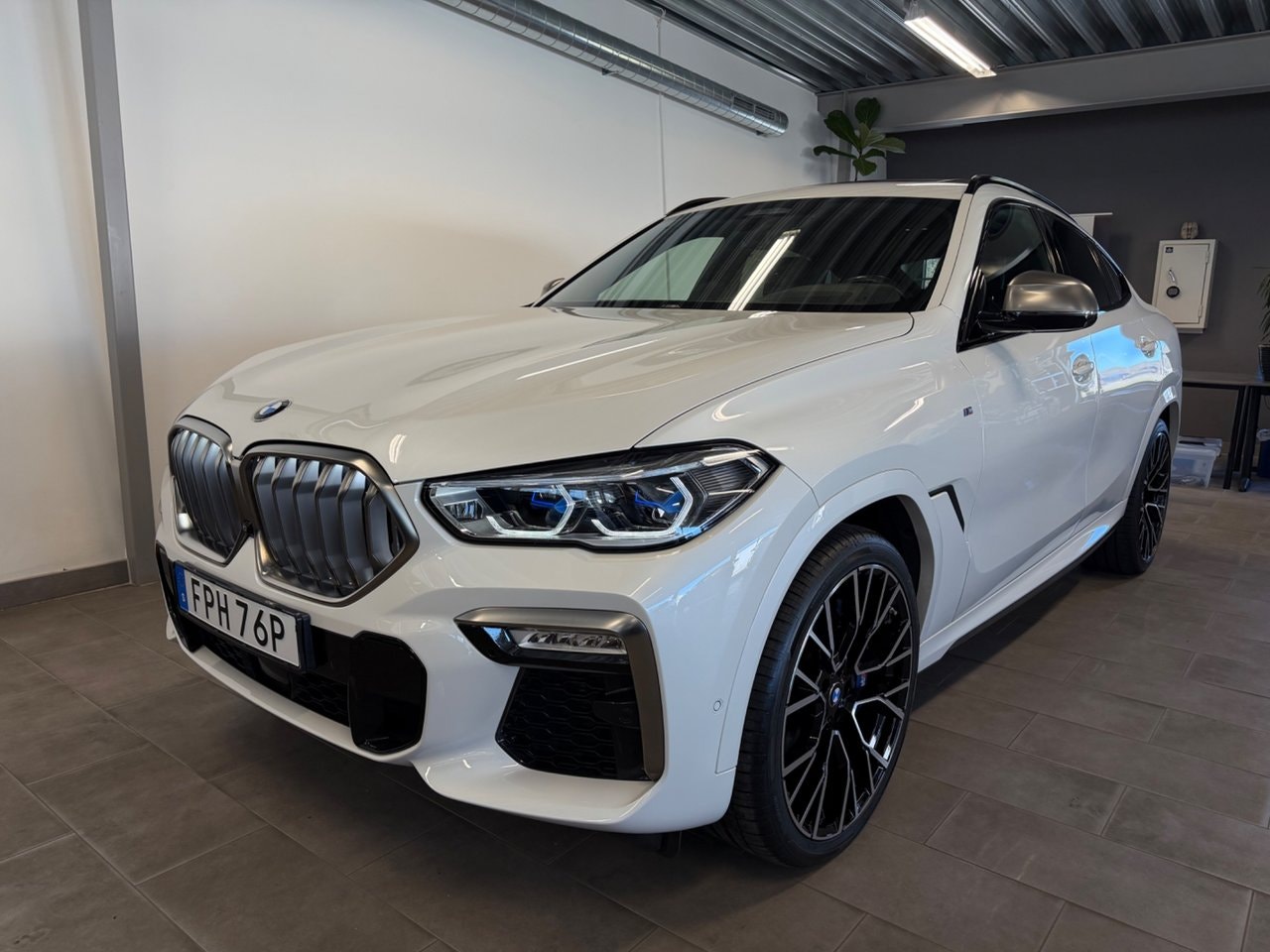BMW X6 530 л.с.