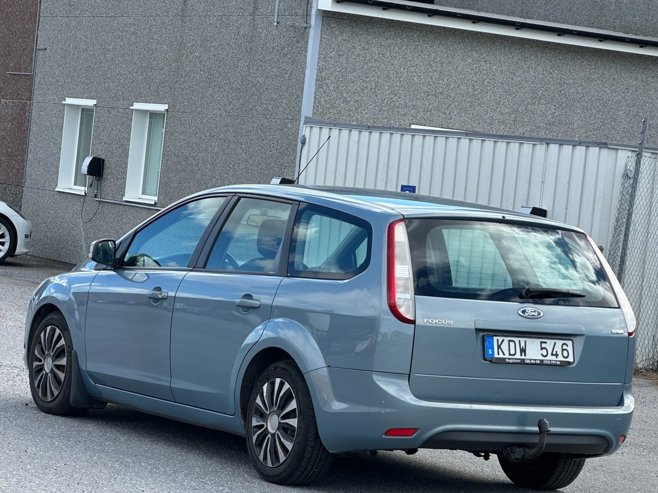 Ford Focus Kombi 1.6 TDCi Trend — bild 8 av 12