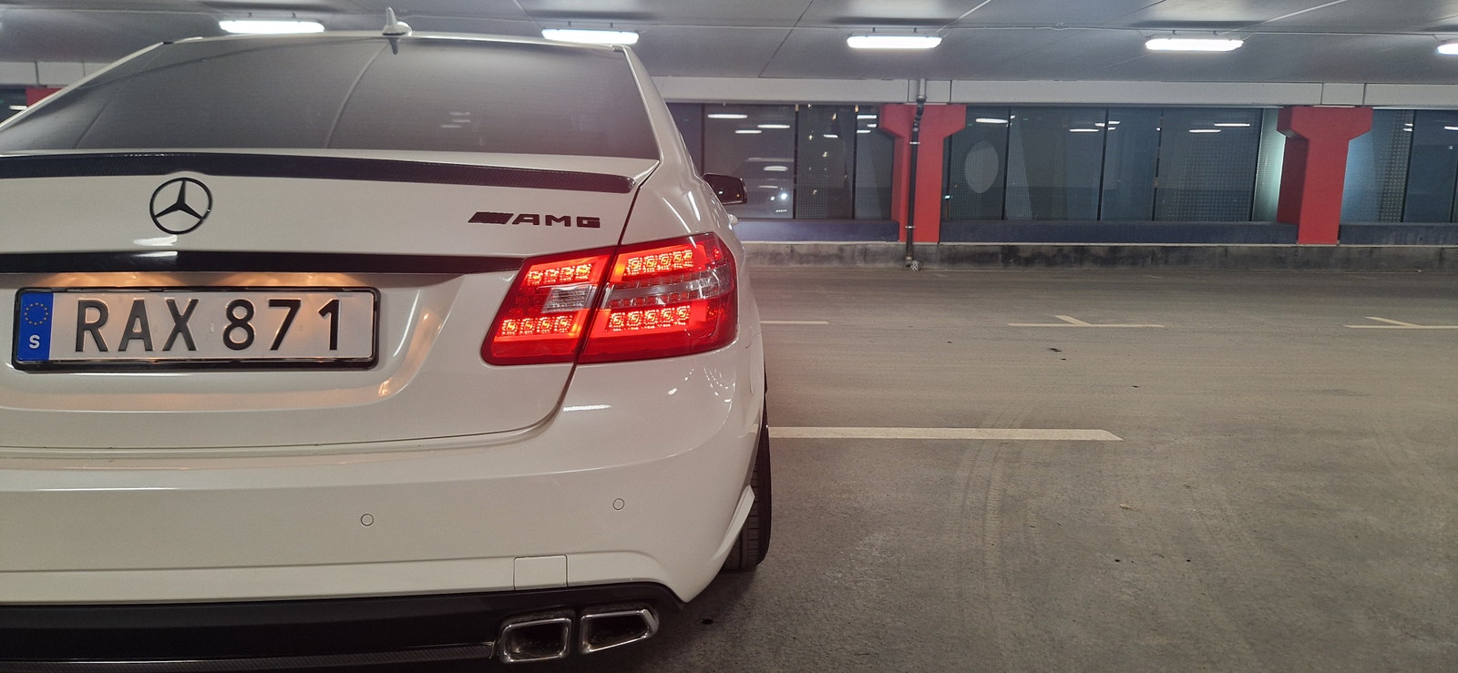 Mercedes-Benz E 63 AMG AMG SpeedShift MCT 7-trins, 525ps, 2010