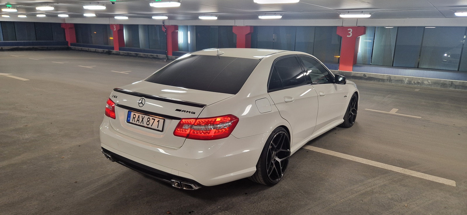 Mercedes-Benz E 63 AMG AMG SpeedShift MCT 7-trins, 525ps, 2010