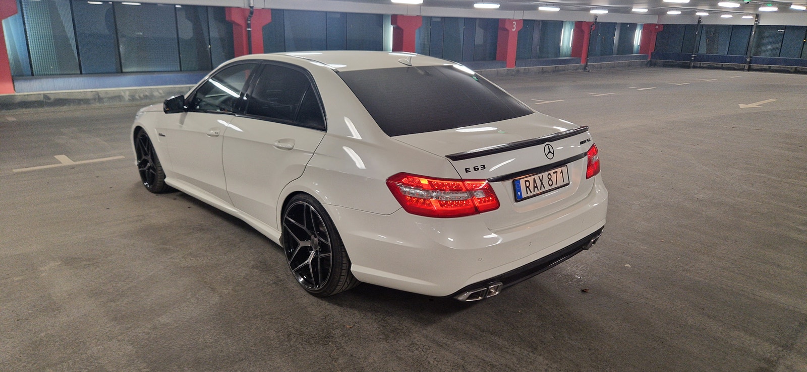 Mercedes-Benz E 63 AMG AMG SpeedShift MCT 7-trins, 525ps, 2010