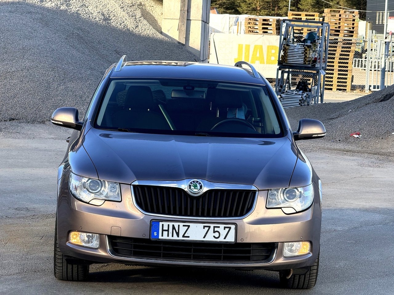 Skoda Superb Kombi 2.0 TDI — bild 3 av 9