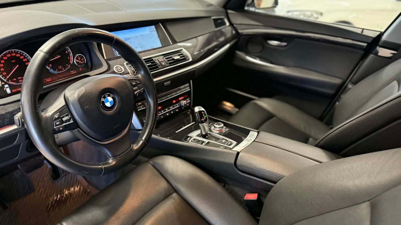 BMW Série 5 Gran Turismo 550i | 408 ch | BVA | Cuir | GPS | Phares xénon | Sièges électriques à mémoire | Accès sans clé