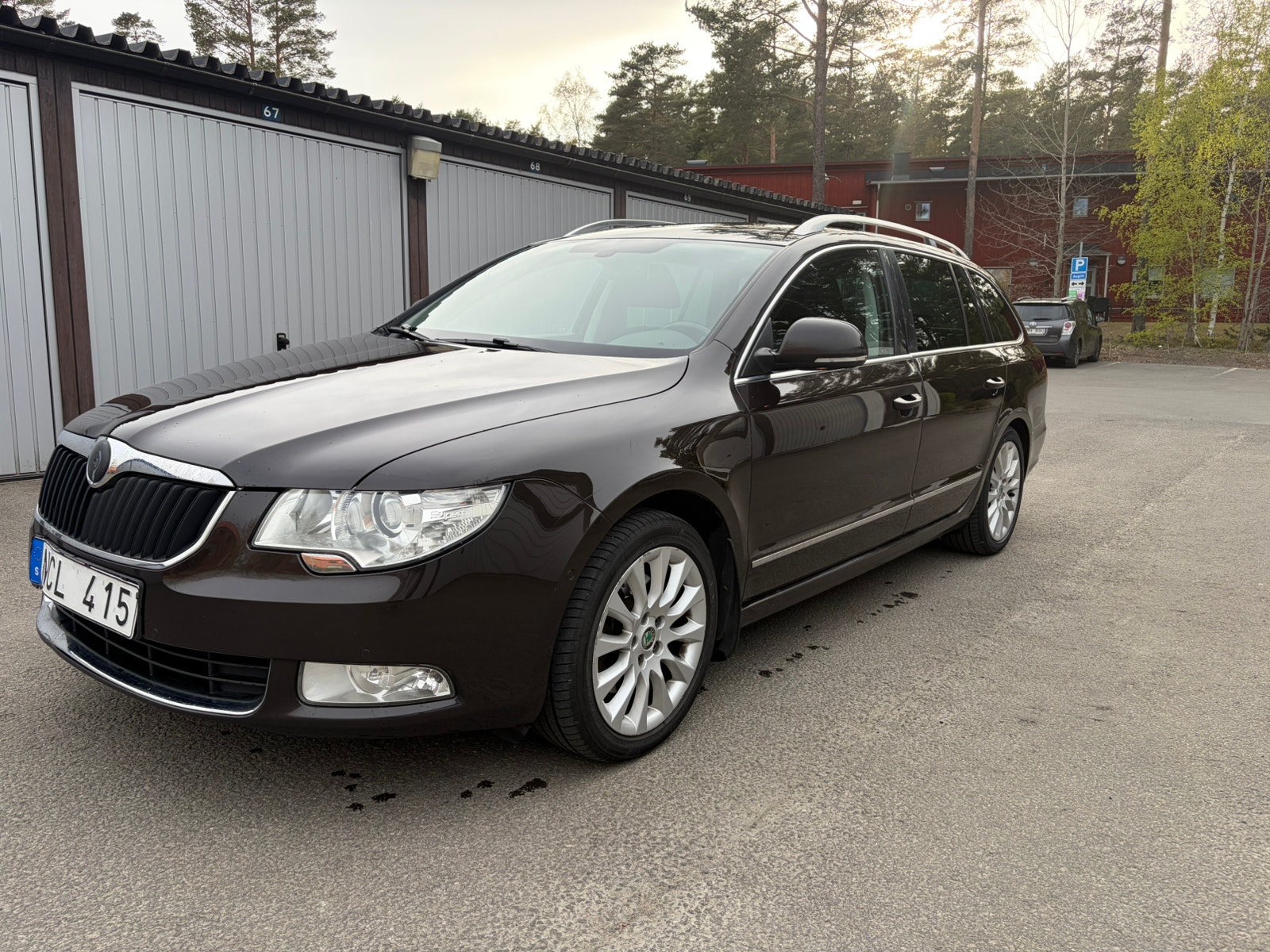 Škoda Superb Combi 2.0 TDI Manual, 6-trins, 140ps, 2013