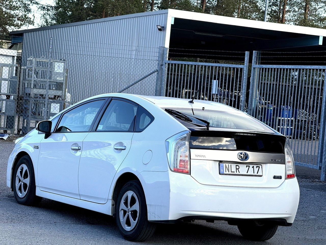 Toyota Prius Plug-in Hybrid — bild 7 av 11