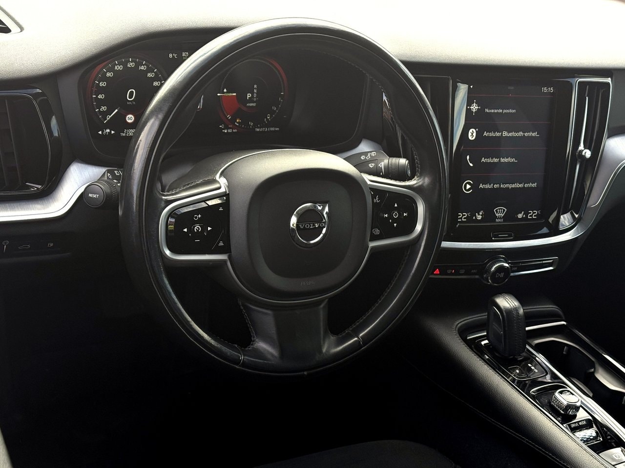 Volvo V60 Recharge T6 AWD Geartronic Momentum — bild 13 av 14