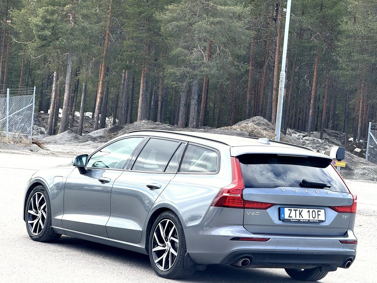 Volvo V60 Recharge T6 AWD Geartronic Momentum — bild 9 av 14