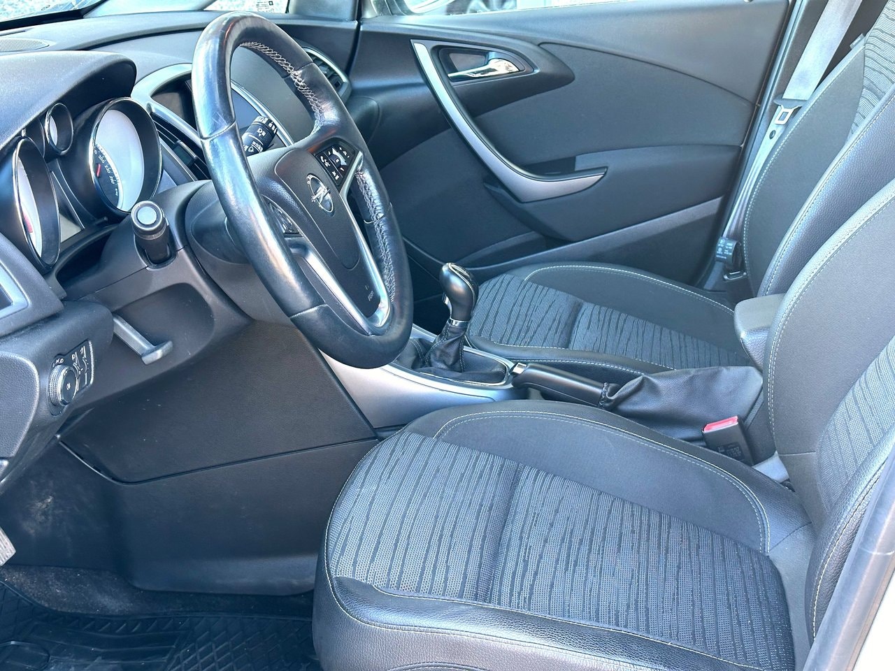 Opel Astra — bild 8 av 9
