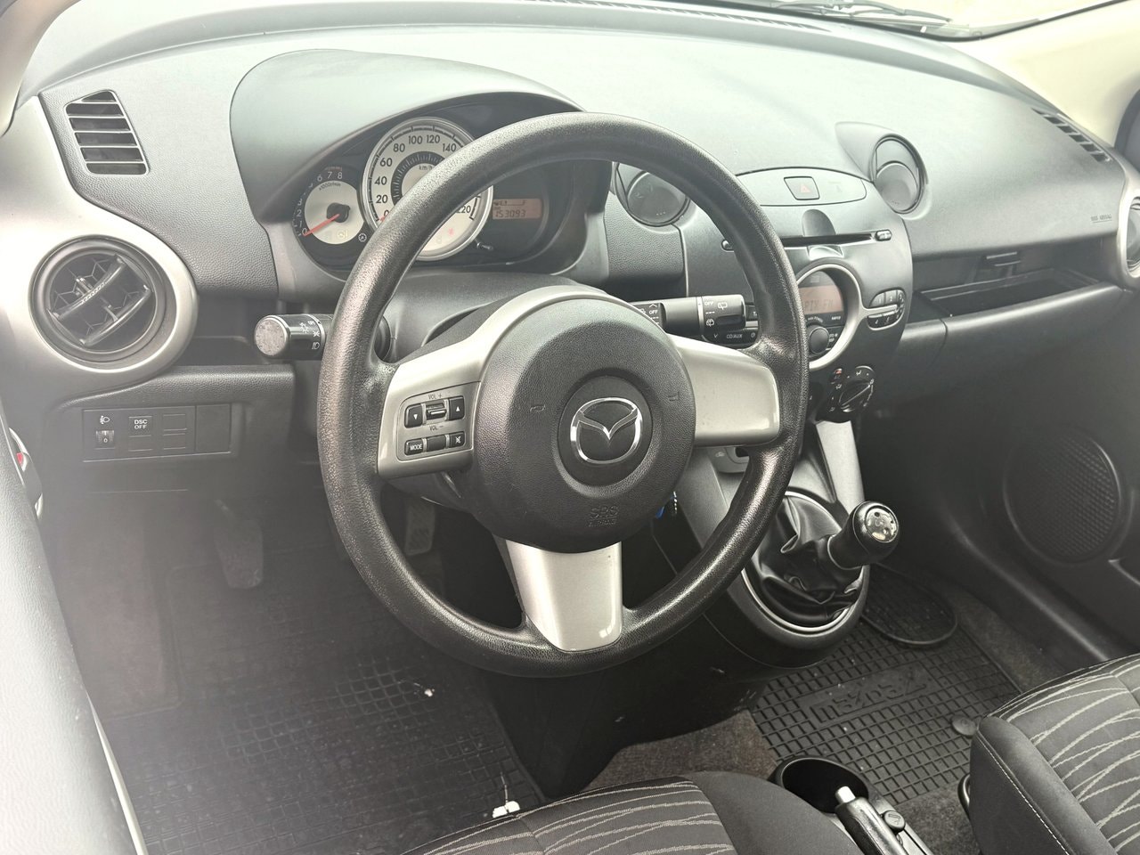 Mazda 2 5-dörrar 1.3 MZR Manuell — bild 10 av 10