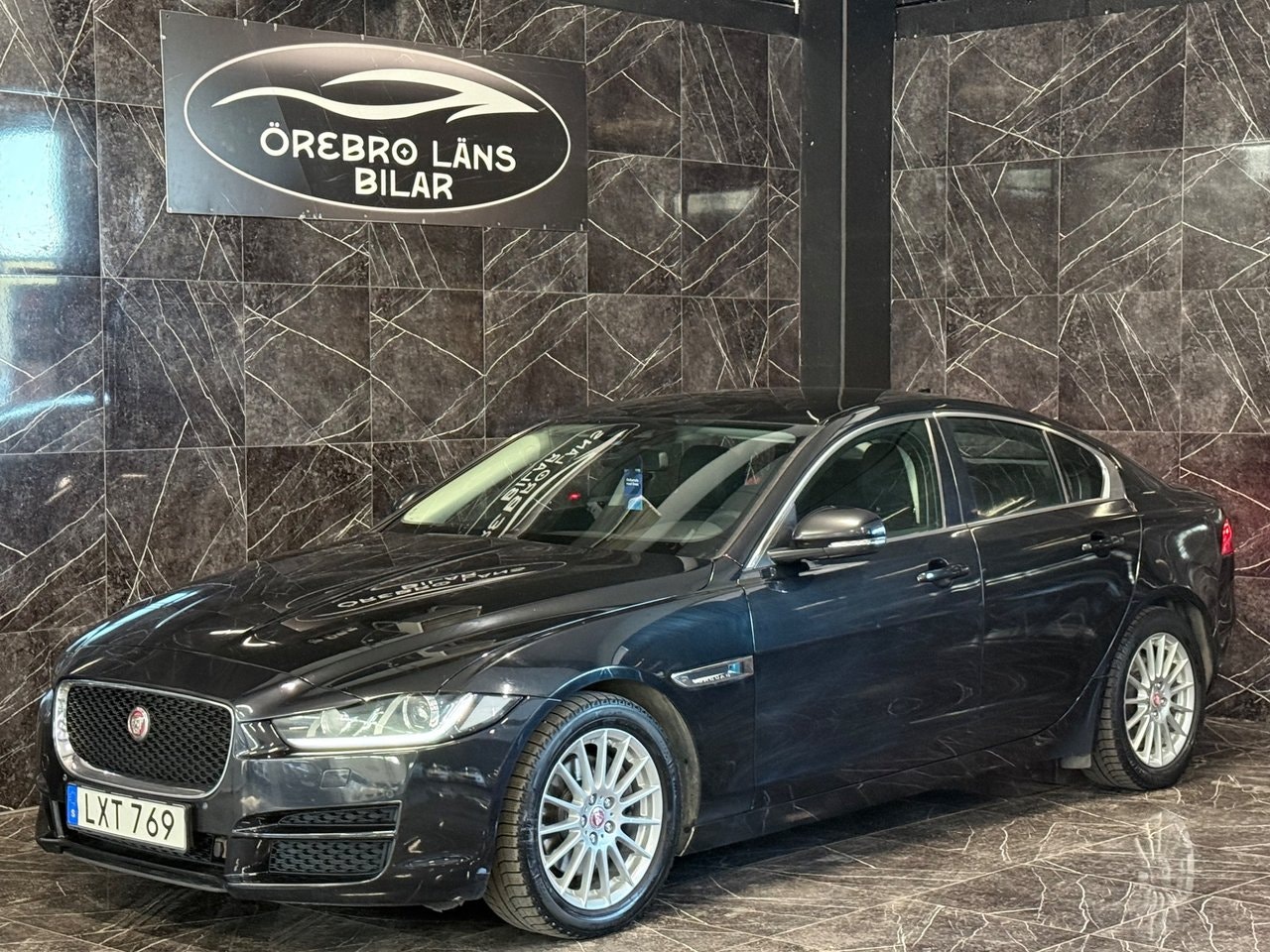 Jaguar XE 180 л.с.