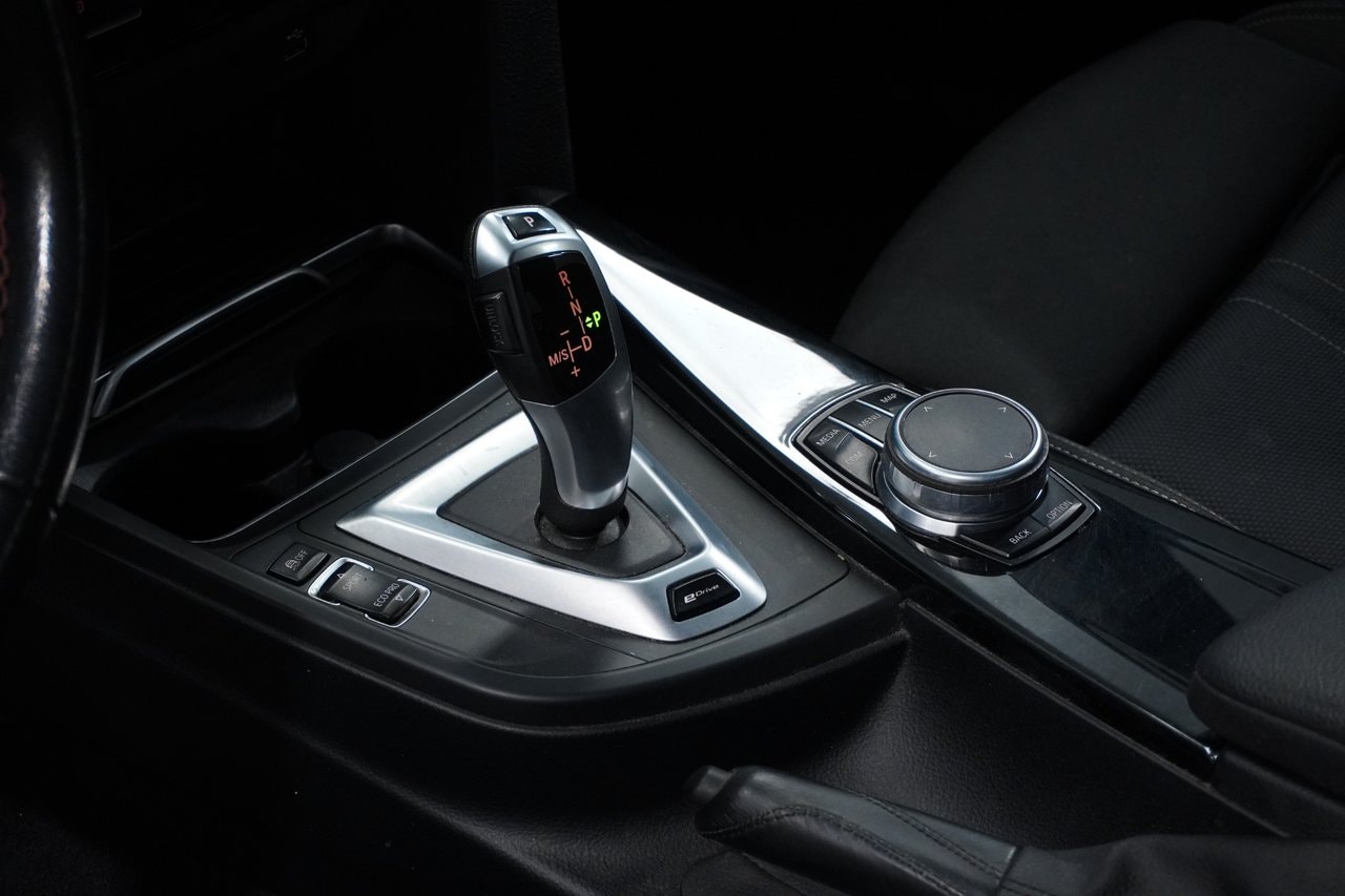 BMW 330e Sedan Steptronic, 252hp, 2018