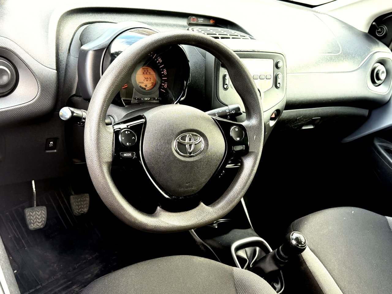 Toyota Aygo — bild 12 av 12