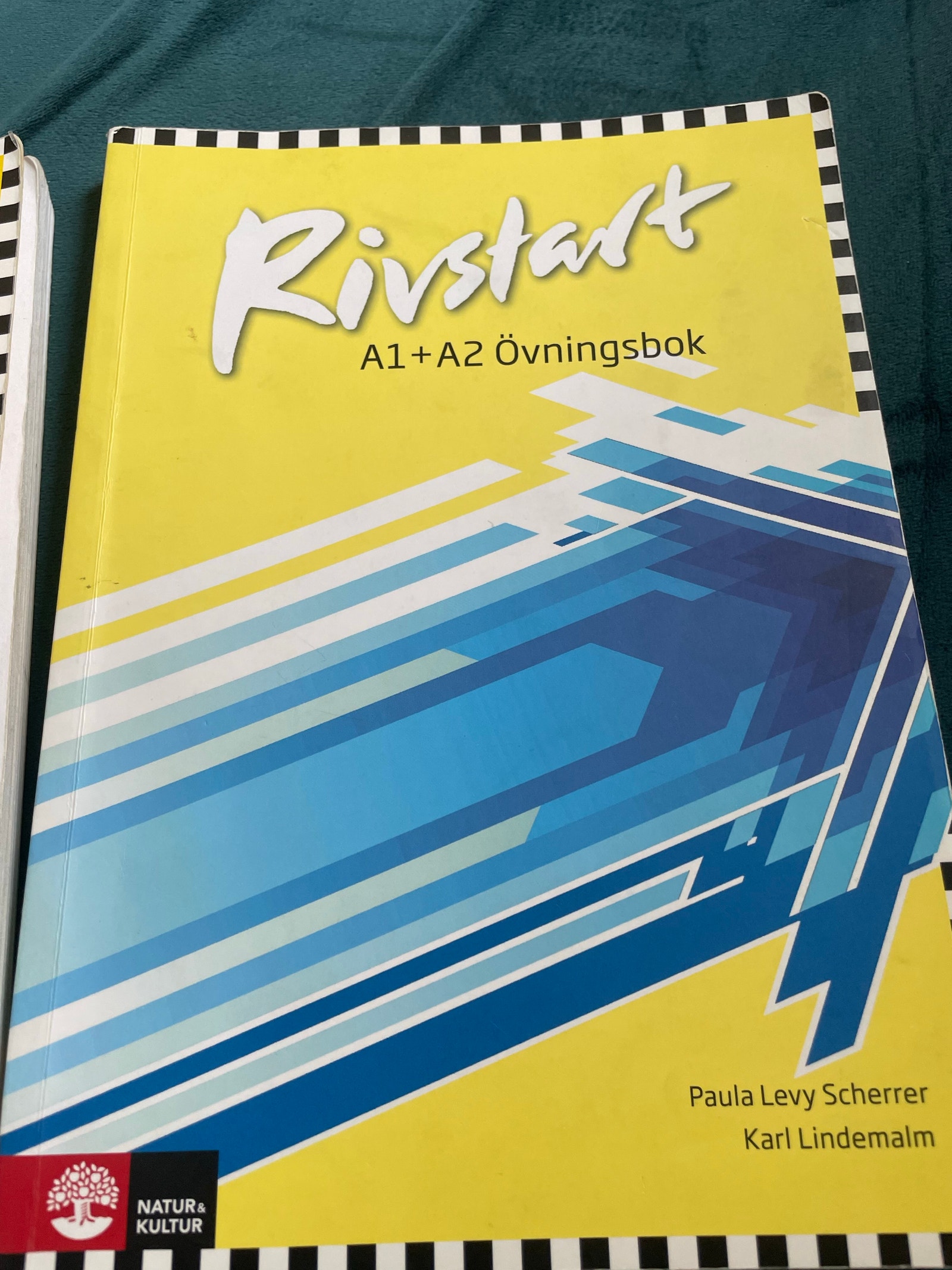 Rivstart: A1+A2 ovningsbok [洋書] Amazon.com: Rivstart: A1+A2 ovningsbok: 9789127434219: Scherrer