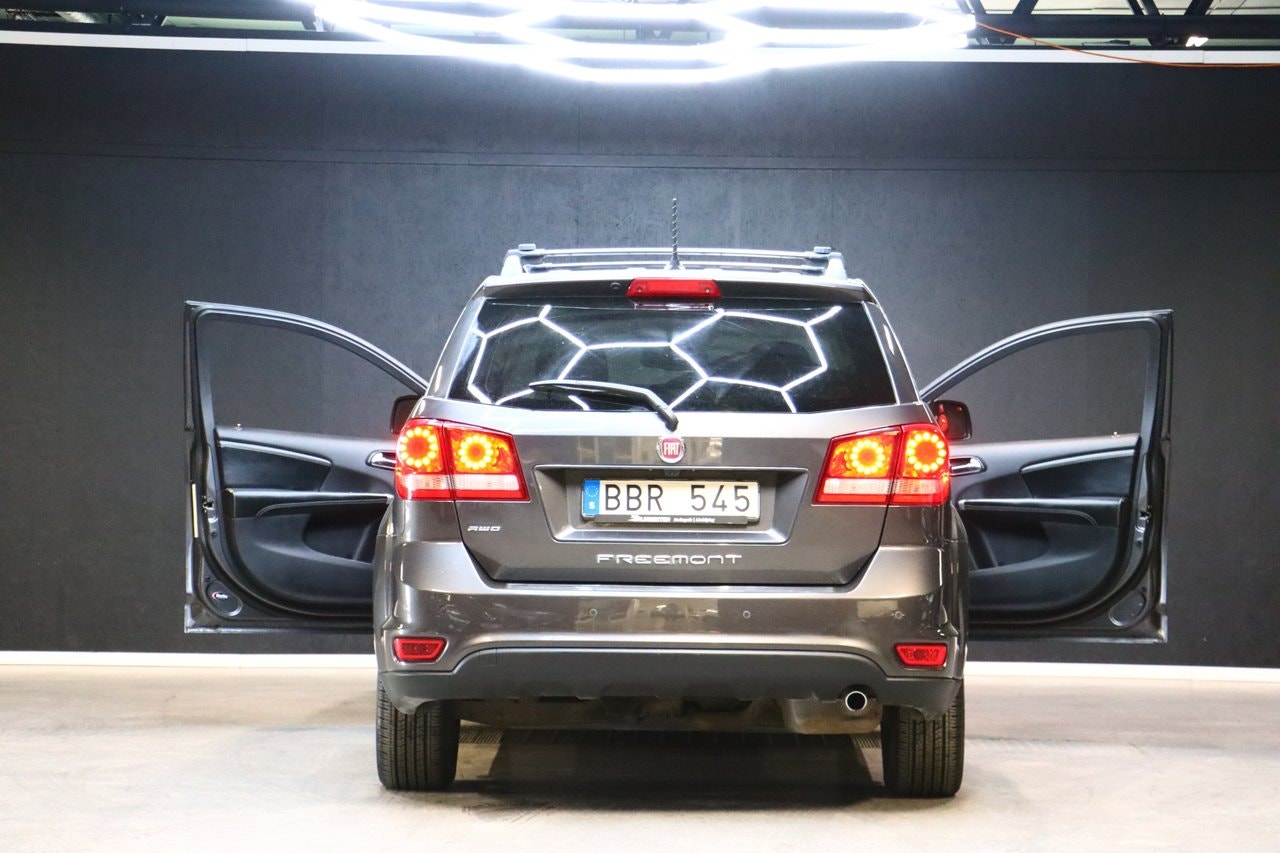 Fiat Freemont 2.0 Multijet AWD | 170 ch | BVA | 7 places | GPS | Caméra de recul | Hi-fi Alpine | Sièges chauffants | Lecteur DVD